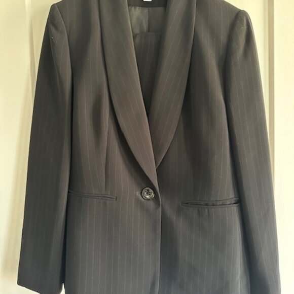 Black Le Suit Pant Suit Size 6P - Picture 1 of 4